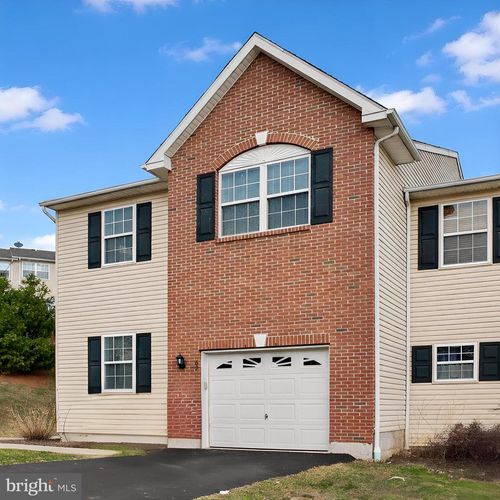 62 Green View Dr, POTTSTOWN, PA, 19464-7501 | Card Image