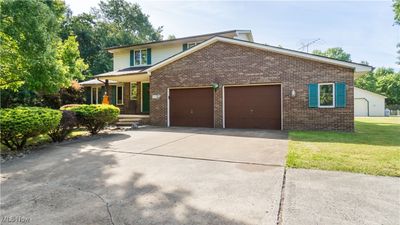 Front of property featuring a front yard | Image 3