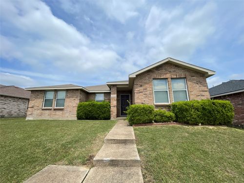 2912 Crimson Clover Dr, Lancaster, TX, 75134-1632 | Card Image