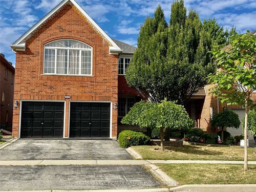 5271 Russell View Rd, Mississauga, ON, L5M5W1 | Card Image