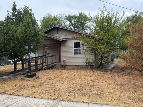 413 S Green St, Eastland, TX, 76448-2616 | Card Image