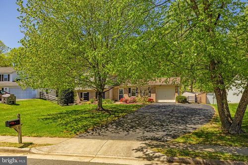 911 Chancellor St Sw, LEESBURG, VA, 20175-4355 | Card Image