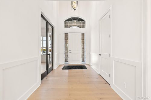 56703 Cortona Dr, Macomb, MI, 48042-5849 | Card Image