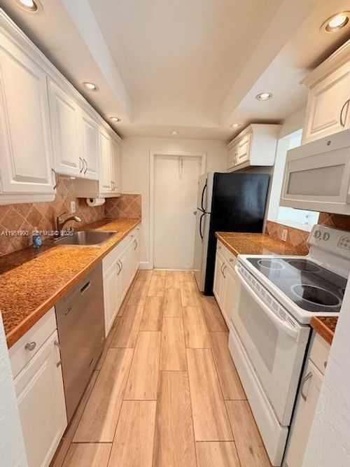 108-kk-13858 Sw 90th Ave, Miami, FL, 33176-9016 | Card Image