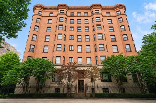 3b-1210 N Astor St, Chicago, IL, 60610-2323 | Card Image