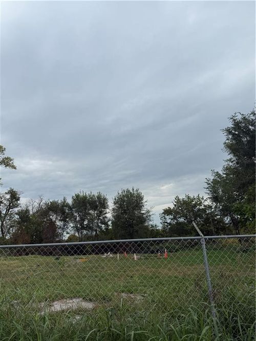 5307 Prospect Ave, Kansas City, MO, 64130-3612 | Card Image