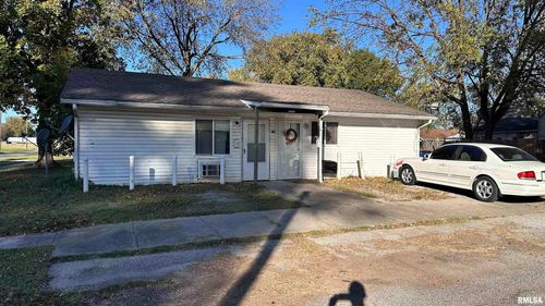 301 N Jefferson St, West Frankfort, IL, 62896-2113 | Card Image