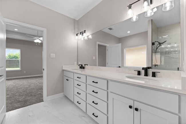 1134 Creekstone Trl, House other with 4 bedrooms, 2 bathrooms and 4 parking in Seguin TX | Image 23