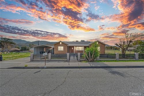 720 E George St, Banning, CA, 92220-5679 | Card Image