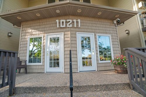 apt-208-10211 Cedar Lake Rd, Minnetonka, MN, 55305-3246 | Card Image