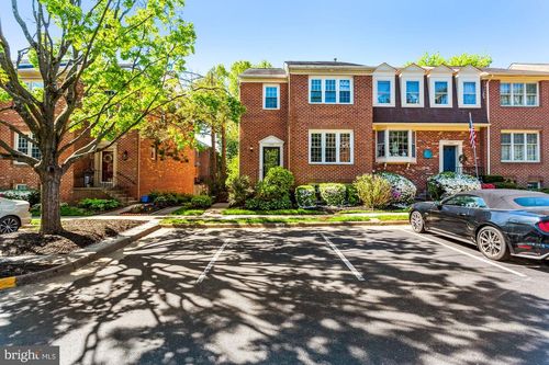 10145 Oakwood Chase Ct, OAKTON, VA, 22124-2727 | Card Image