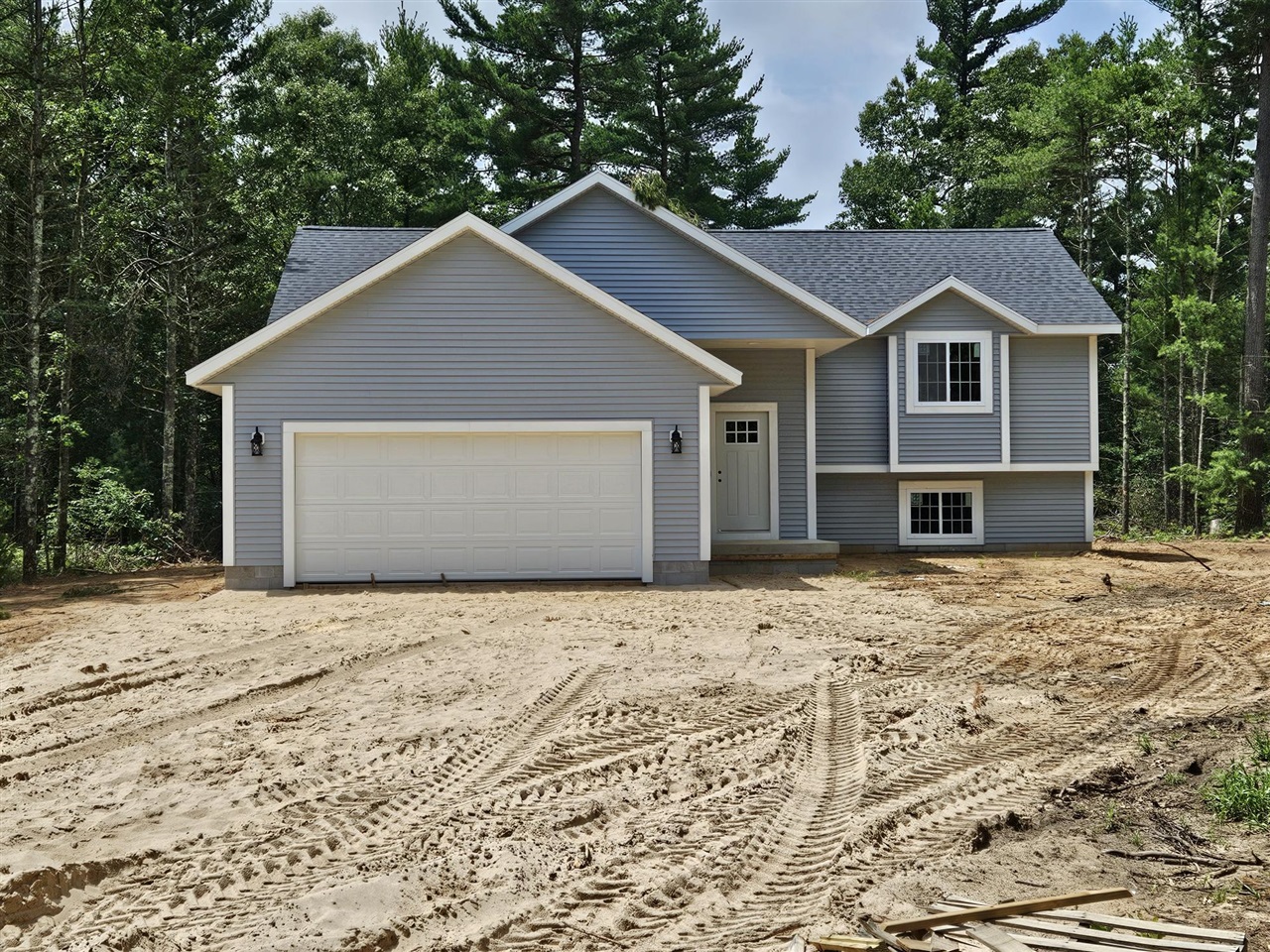 Sydney St, Whitehall, MI 49461