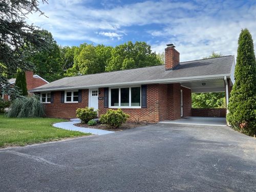 2641 Parkview Dr, Vinton, VA, 24179-1613 | Card Image