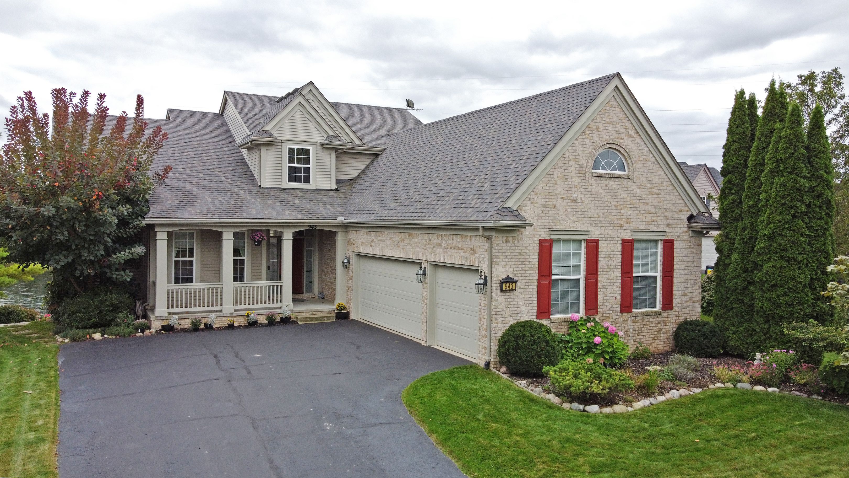Eden Lake Ct, Oxford, MI 48371