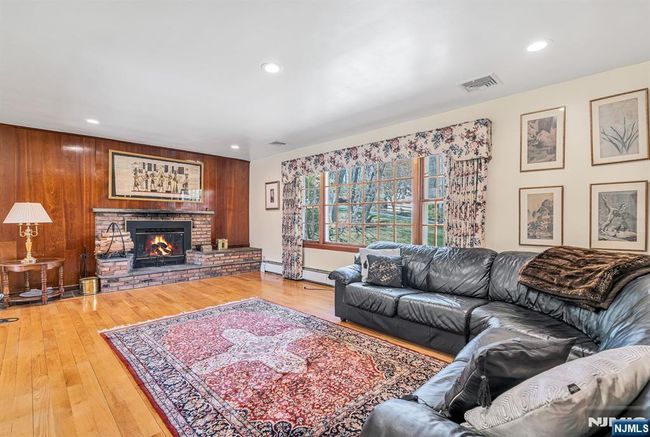 16 Barnfield Ct, House other with 5 bedrooms, 4 bathrooms and null parking in Upper Saddle River NJ | Image 4