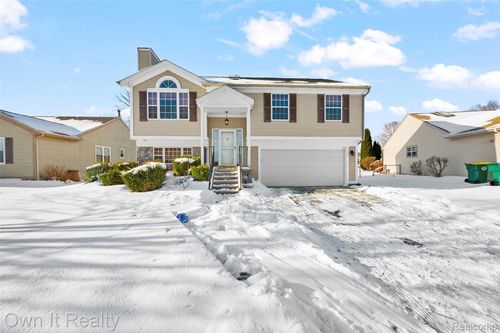 7154 Saint Andrews Dr, Ypsilanti, MI, 48197-9507 | Card Image