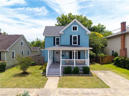 803 Maple St, Elizabeth City, NC, 27909-4246 | Card Image
