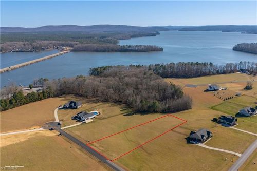 162 Houstons Hideaway, Lexington, NC, 27292 | Card Image