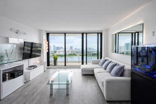 apt-2305-3675 N Country Club Dr, Aventura, FL, 33180-1709 | Card Image