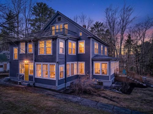 92 Pinewood Ave, Bethlehem, NH, 03574-4826 | Card Image