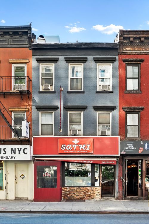 216 3rd Ave, New York, NY, 10003-2549 | Card Image