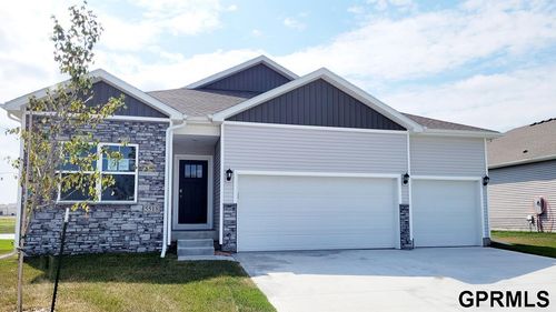 8364 S 176th Ave, Omaha, NE, 68136-2042 | Card Image