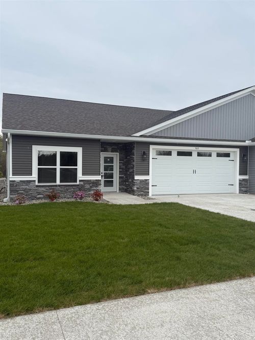 7615 Cole Ln, Midland, MI, 48642-7704 | Card Image