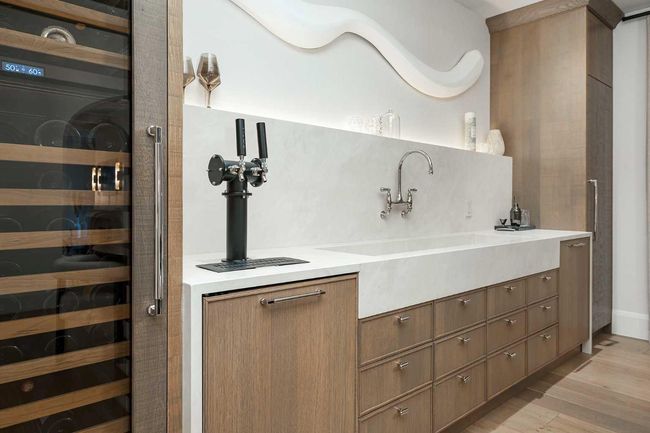 6918 Legare Dr Sw, House other with 4 bedrooms, 7 bathrooms and 3 parking in Calgary AB | Image 13