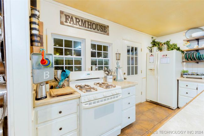 2410 Russellville Rd, House other with 3 bedrooms, 1 bathrooms and null parking in Quinton OK | Image 6