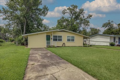 211 Magnolia St, Lake Jackson, TX, 77566-5341 | Card Image