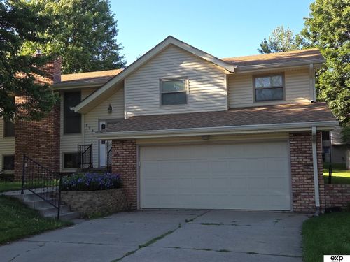 804 E Cary St, Papillion, NE, 68046-6140 | Card Image