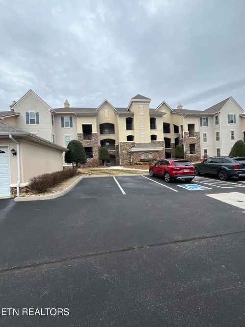 101-a-565 Rarity Bay Pkwy, Vonore, TN, 37885-5320 | Card Image