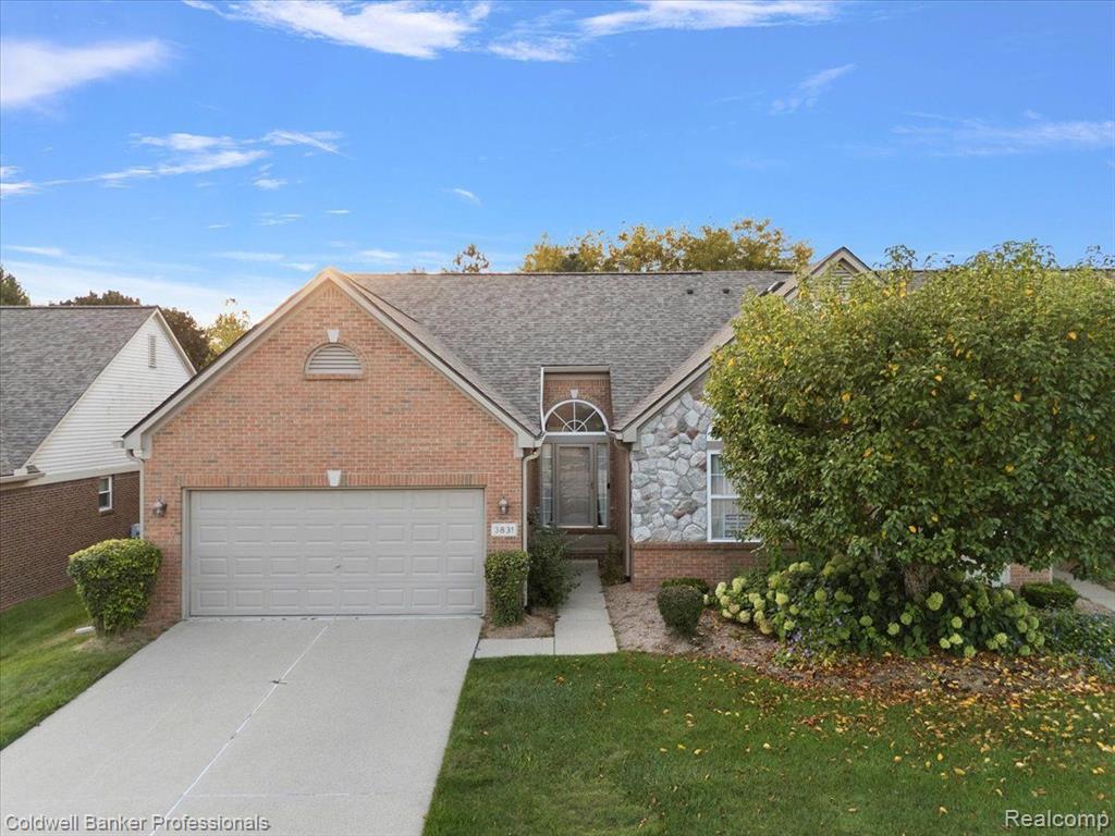 Arbor Dr, Auburn Hills, MI 48326