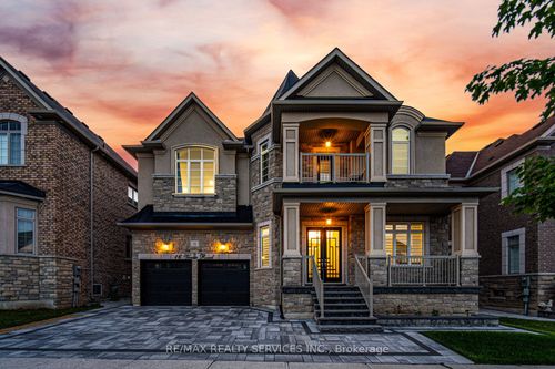 16 Venue Rd, Brampton, ON, L6P4E5 | Card Image