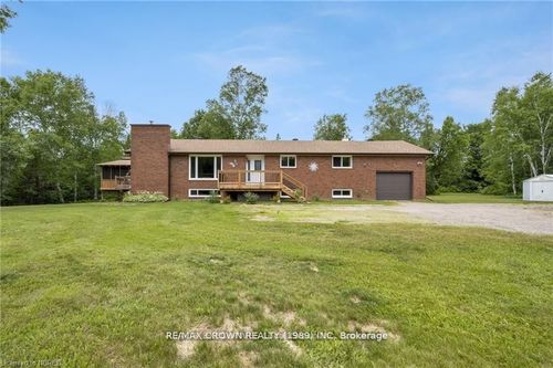 518 Northriver Road, Unorganized Townships, ON, P0H2A0 | Card Image