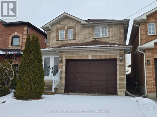 81 Clearmeadow Blvd, Newmarket, ON, L3X2M6 | Card Image