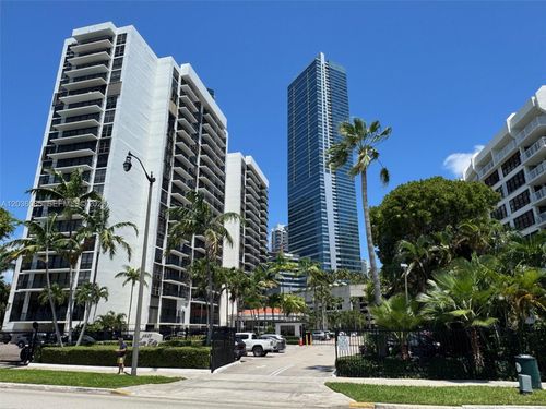 1003-1450 Brickell Bay Dr, Miami, FL, 33131-3641 | Card Image