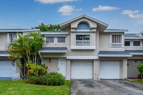 2105-2105 Discovery Cir W, Deerfield Beach, FL, 33442-1005 | Card Image