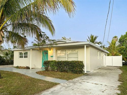550 14th St N, NAPLES, FL, 34102-3430 | Card Image