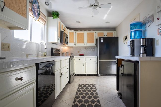 UNIT-32 - 68 Kings Hwy, Condo with 3 bedrooms, 2 bathrooms and null parking in Hampton NH | Image 6