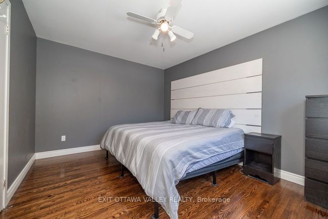 8 Sumac Crt, House other with 4 bedrooms, 2 bathrooms and 3 parking in Deep River ON | Image 23