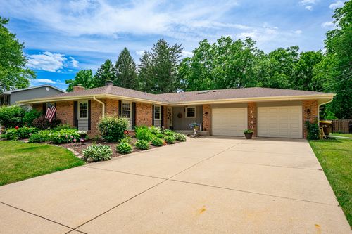 1340 Williamsburg Rd, Rockford, IL, 61107-2438 | Card Image