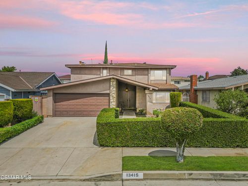 13415 Bryson St, Panorama City, CA, 91402-4001 | Card Image