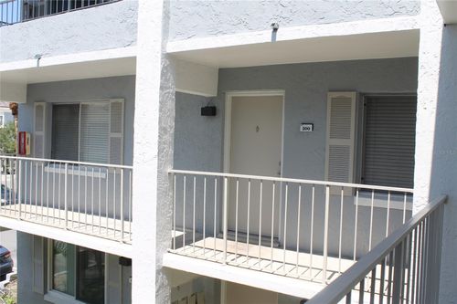 200-151 Oyster Bay Cir, ALTAMONTE SPRINGS, FL, 32701-8040 | Card Image