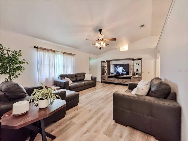 4170 Se 57 Th Ln, House other with 3 bedrooms, 2 bathrooms and null parking in OCALA FL | Image 15