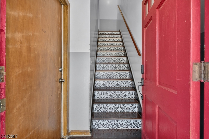 Residential Lease in Rahway City 4