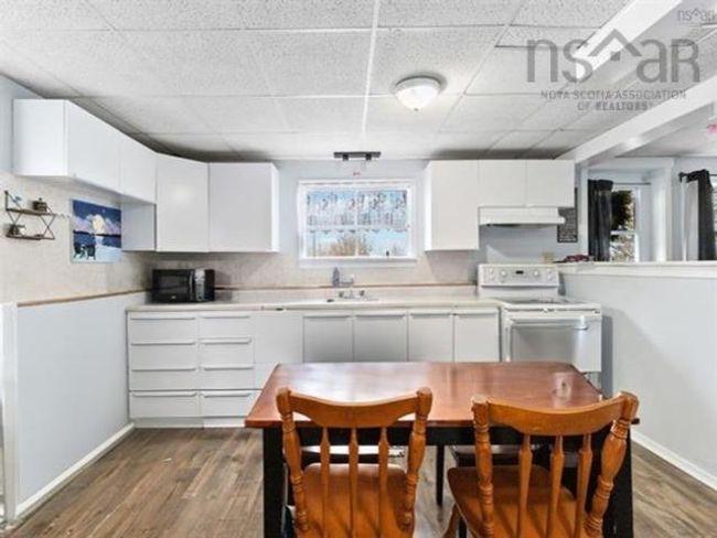 66 Maple Ave, Home with 6 bedrooms, 0 bathrooms and null parking in Lunenburg NS | Image 9
