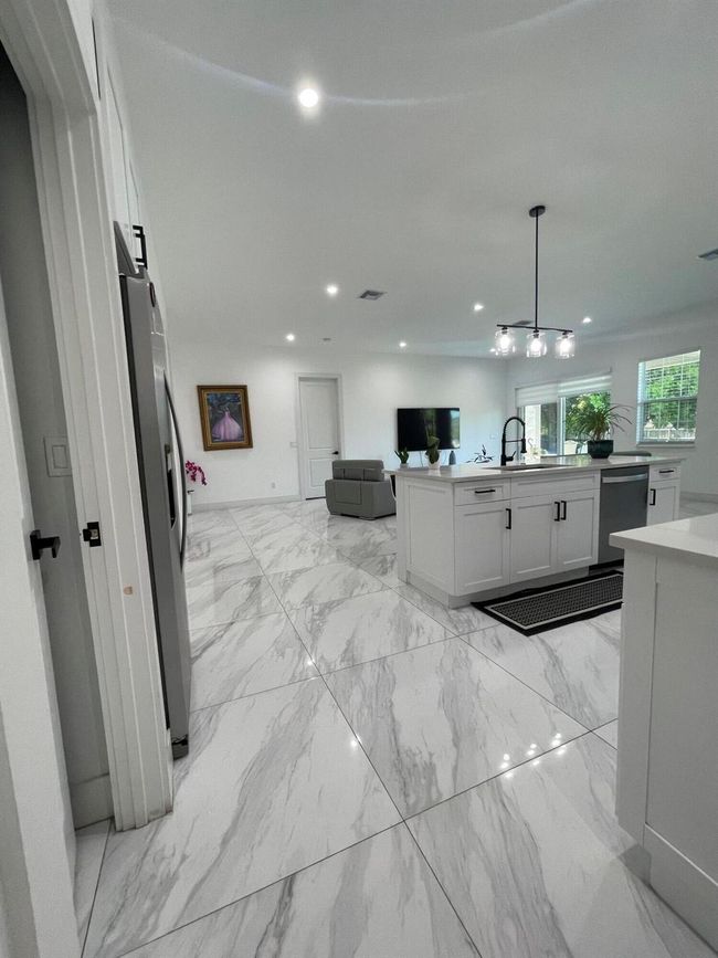 205 Sw Chapman Ave, House other with 4 bedrooms, 2 bathrooms and null parking in Port St. Lucie FL | Image 9