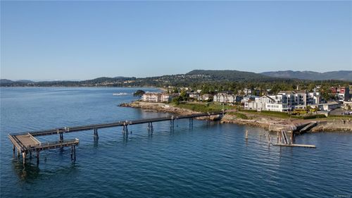 202-2550 Bevan Ave, Sidney, BC, V8W1L6 | Card Image