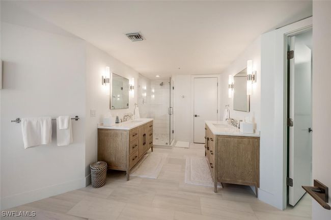 Primary Bathroom | Image 30